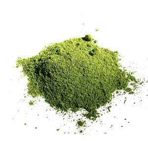 Poudre de feuilles de Moringa verte moulue finement, issue de feuilles séchées avec soin, pour les smoothies, les boissons aux herbes et la vente en gros. - Product Image 1