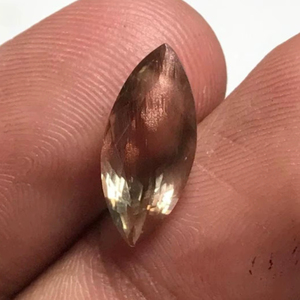 พลอยโอเรกอนซันสโตนทรงมาร์ควิสหายาก ทรงธรรมชาติ ตัดจากโอเรกอนซันสโตนของสหรัฐอเมริกา - Product Image 1