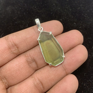 Joyería de plata alemana con piedras preciosas para mujer, forma ovalada, mejor precio, amatista verde de cristal, estilo único, piedra tallada, hecha a mano. - Product Image 1