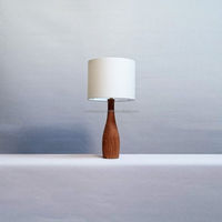 Lampe artisanale moderne multifonctionnelle et écologique avec base en bois et abat-jour en tissu pour anniversaire, chambre, bureau, hôtel