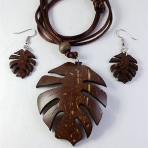 ชุดเครื่องประดับทำมือจากเปลือกมะพร้าว  เป็นมิตรกับสิ่งแวดล้อม  ประกอบด้วยสร้อยคอและต่างหู  จากเวียดนาม - Product Image 4