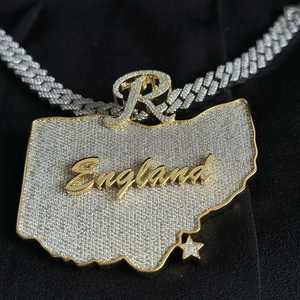 Pendentif personnalisé carte d'état en moissanite, argent S925 plaqué rhodium, breloque nom, serti griffe rond brillant, bijoux de mariage - Product Image 2