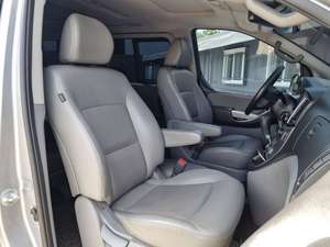 Fourgonnette d'occasion Hyundai Starex Argentée 2019, 9 places, MPV familial, véhicule de transport 4x4, voiture d'occasion coréenne - Product Image 5
