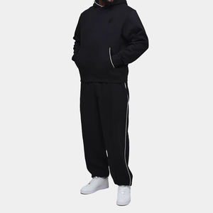Ensemble de survêtement à capuche noir pour homme, manches longues, couleur unie, taille élastique, en coton, pour l'automne – Vente en gros - Product Image 1