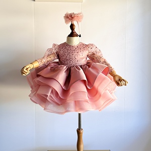 Robe de princesse scintillante à paillettes pour filles, avec jupe en tulle moelleux superposée, robe de soirée à manches bouffantes pour anniversaire et événements spéciaux. - Product Image 3