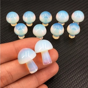 งานแกะสลักเห็ดโอปอลไลต์ธรรมชาติ คริสตัลโอปอลไลต์เพื่อการบำบัด สำหรับการทำเรกิ การทำสมาธิ และการตกแต่งตามหลักฮวงจุ้ย ขายส่ง - Product Image 2