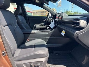 Asientos de Cuero con Volante a la Izquierda para el Modelo T/ta C/n XLE Turbo 2025 con Características de Calidad - Product Image 5