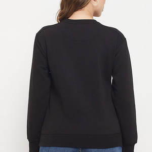 Sweat-shirt tendance pour femme avec logo frontal – Haut streetwear en polyester/coton écoresponsable - Product Image 4