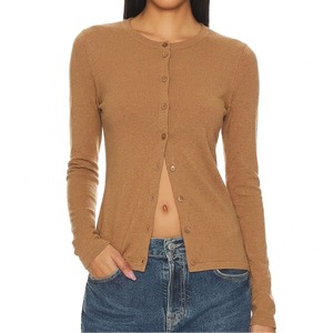 Cárdigan de punto personalizado al por mayor para mujer, estilo relajado para el fin de semana, suave y a la moda. - Product Image 4