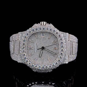 Montre automatique de luxe avec diamants Moissanite VVS glacés, directement de l'usine, disponible à un prix abordable - Product Image 1