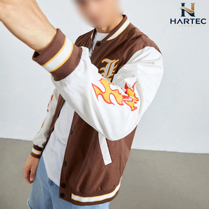 เสื้อแจ็คเก็ตเบสบอลทรงบอมเบอร์สไตล์วินเทจ ปักลายเปลวไฟสีน้ำตาลและขาว ตัดกันอย่างมีสไตล์  ติดกระดุมแป๊ก  แขนเสื้อปักลายกราฟิก  สไตล์สตรีทแวร์ - Product Image 5