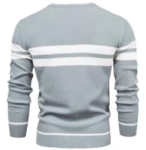 Pull en coton mélangé respirant pour homme, style classique automne, doublure en laine, logo frontal, doux, confortable, tenue décontractée élégante - Product Image 2