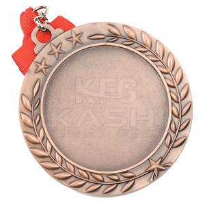 Médaille personnalisable de haute qualité avec ruban rouge, construction en acier durable, gravure étanche pour événements sportifs et compétitions scolaires - Product Image 3
