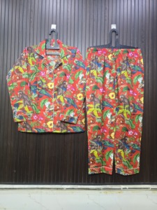 Pijamas con estampado de mono rojo para mujer, manga larga, cuello vuelto, corte holgado, ropa informal para estar en casa, pantalones hasta el tobillo, ropa de primavera - Product Image 4