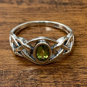 2.8 Grams Natural Oval <b>Peridot</b> <b>Ring</b> Wear Party & Gift Occasions Unisex Jaipur Silver From Rajasthan - Product Image 2