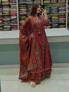 ชุดสูทคุณภาพสูง เสื้อท่อนบนพร้อมผ้าคลุมไหล่ ตกแต่งด้วยงานฝีมือทั้งตัว ชุดสูทผู้หญิงสำหรับใส่ทำงานและใส่ลำลอง - Product Image 4