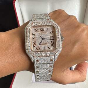 Reloj de Lujo para Hombre de Alta Demanda con Esfera Blanca de Oro, Acero Inoxidable, Mecánico Automático con Ventana de Cristal para Iced VVS Smart - Product Image 1