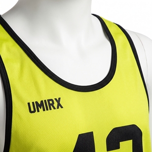 Chaleco de Entrenamiento Personalizado Reversible de Malla sin Mangas, Color Verde Lima Brillante y Negro, Sublimado, para Baloncesto - Product Image 5