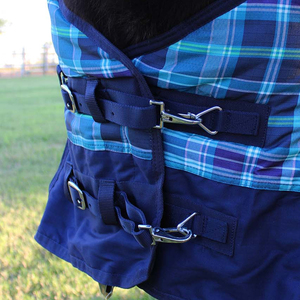 Nouvel arrivage : Couvertures pour chevaux en gros 2026 – Qualité supérieure, logo personnalisé ODM, respirantes, imperméables, couverture d'écurie, couleur unique, haute qualité - Product Image 5