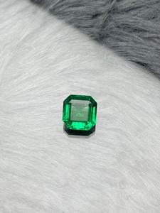 Pierre précieuse naturelle de qualité supérieure AAA+ Émeraude taille coussin 2,6 carats Couleur vert profond 8,8x8,6x4,7mm pour la fabrication de colliers GEMS - Product Image 2