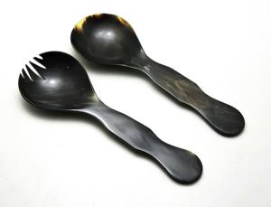 Ensemble de 2 cuillères à salade en corne, design dernier cri, fabriquées à la main à partir de corne de buffle naturelle, à prix raisonnable. - Product Image 5