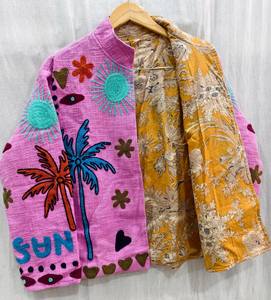 Sac fourre-tout de voyage matelassé à la main, multi-patchwork, le plus vendu, magnifique sac de shopping pour femme en tissu de coton fait main Kantha avec fermeture éclair pour la plage - Product Image 3