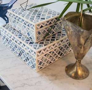 กล่องใส่เครื่องประดับสุดหรูสไตล์ชาติพันธุ์ – งานฝังไม้และกระดูกสำหรับแหวน สร้อยคอ และจี้ - Product Image 3