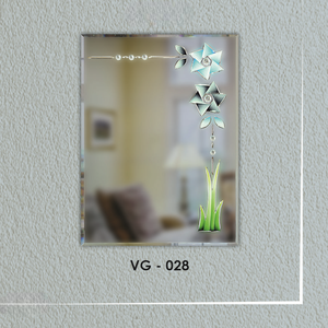 Aporta lujo y sofisticación a tus interiores con este impresionante espejo con un elegante diseño en forma de V. - Product Image 6