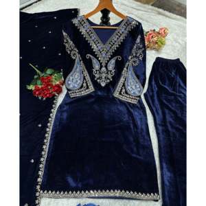 Conjunto de Fiesta Valam de Diseño Exclusivo: Top de Terciopelo con Cuello en V, Silueta en A, Hecho a Mano, con Falda y Dupatta Bordados - Product Image 5