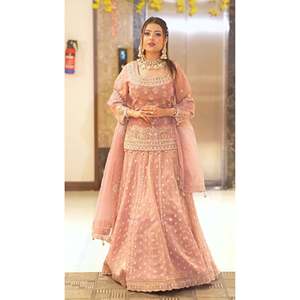 Top Lehenga Moderno con Corte en A, Cintura Natural y Dupatta, Hermosa Silueta - Product Image 3