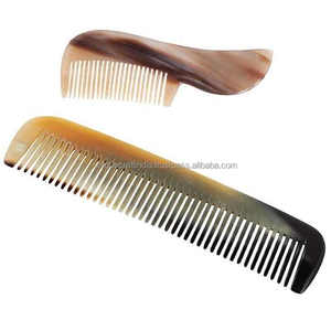 Peine de Cuerno Natural Hecho a Mano, Ecológico y Moderno, Herramienta Duradera para Peinar el Cabello, Regalo Único para Navidad o Bodas - Product Image 2