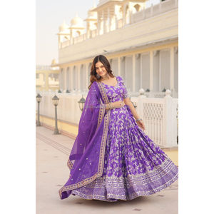 Diseño Dyeable Pure Viscose Jacquard tela Lehenga Choli & Dupatta Set - Product Image 1