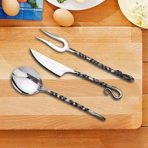 Vente en gros OEM/ODM – Ensemble de couverts Viking en acier inoxydable forgé à la main avec logo personnalisé – Style traditionnel, écologique et multifonctionnel - Product Image 2
