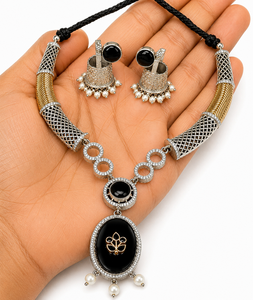 Conjunto de Joyería de Plata Oxidada Bicolor con Baño de Oro y Estilo Ónix de Moda para Mujer - Aretes Jhumki y Collar - Proveedor Mayorista - Product Image 6