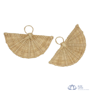Boucles d'oreilles créoles en bois faites à la main, forme goutte d'eau, élégantes et tendance, motif lotus bleu Vivian Vo, pour femmes, idéales pour les soirées – Meilleures ventes - Product Image 1