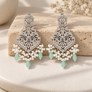 Boucles d'oreilles pendantes en cristal plaqué argent avec perles de menthe, vente en gros, fournisseur de bijoux en vrac - Product Image 5