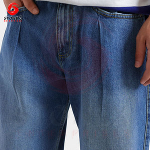 Jean en denim bleu clair coupe droite pour homme, classique, cinq poches, décontracté, en coton délavé, vente en gros personnalisée - Product Image 5
