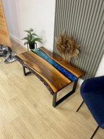Table de rivière époxy au design moderne Superbe mélange de bois et de résine Aptitude pour la beauté de la nature dans l'utilisation de meubles