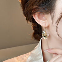 Nuevos Pendientes de Moda con Flores de Aleación Blanca y Marrón para Mujer, Pendientes de Gardenia, Joyería de Moda, Venta al por Mayor, Chapados en Oro de 14K