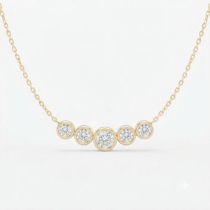 Collar Minimalista para Mujer, Barra Curva con Diamantes, Color E, Claridad VVS1, Cinco Diamantes Redondos Cultivados en Laboratorio, Oro Blanco Real de 18K - Product Image 1
