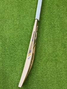 Bate de críquet CA Sports Gold 20K Edition English Willow con funda de bate de regalo, agarre adicional y lámina protectora, todo incluido. - Product Image 5