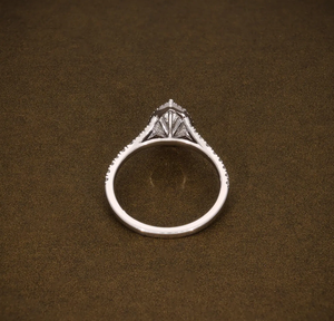 Bague de fiançailles vintage personnalisée en or avec diamant de laboratoire pour anniversaire de mariage et cadeau - Product Image 3