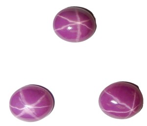 Rubis étoilé ovale 9x11 mm 4,5 carats, créé en laboratoire, poli, opaque, cabochon avec effet étoile à 6 branches pour la fabrication de bijoux - Product Image 1