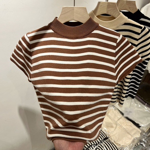 Haut en tricot à col montant rayé à manches courtes pour femme – Pull côtelé ajusté à manches courtes, T-shirt court, Blouse - Product Image 3