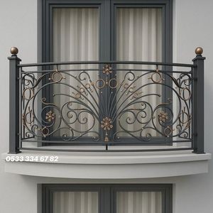 Rampe de balcon décorative en fer forgé, balustrade métallique sur mesure avec finition durable en peinture poudrée pour villas et projets extérieurs - Product Image 1