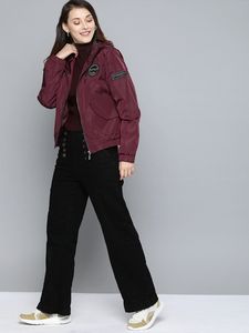 Blouson bomber d'hiver pour femme, style streetwear, toutes couleurs, avec capuche, patchs en chenille, broderie, impression sérigraphique, coupe-vent - Product Image 4