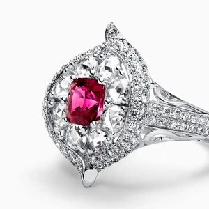 Bague de luxe unisexe Krishnavii KR 221 en or blanc 18 carats avec diamants taille coussin et taille rose certifiés IGI - Product Image 2