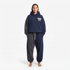 Conjunto deportivo de algodón para mujer, estilo informal, con capucha de manga larga y pantalones jogger en contraste. - Product Image 1
