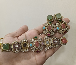 Ensemble de colliers inspiré de Sabyasachi, qualité supérieure, design unique et magnifique, convient à toutes les tenues, idéal pour les soirées, les mariages. - Product Image 1