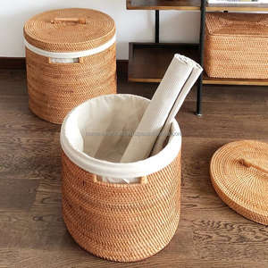Grand panier rond en rotin naturel pour le rangement de la salle de bain et la décoration de la maison, fabriqué à la main au Vietnam par des artisans locaux - Product Image 2